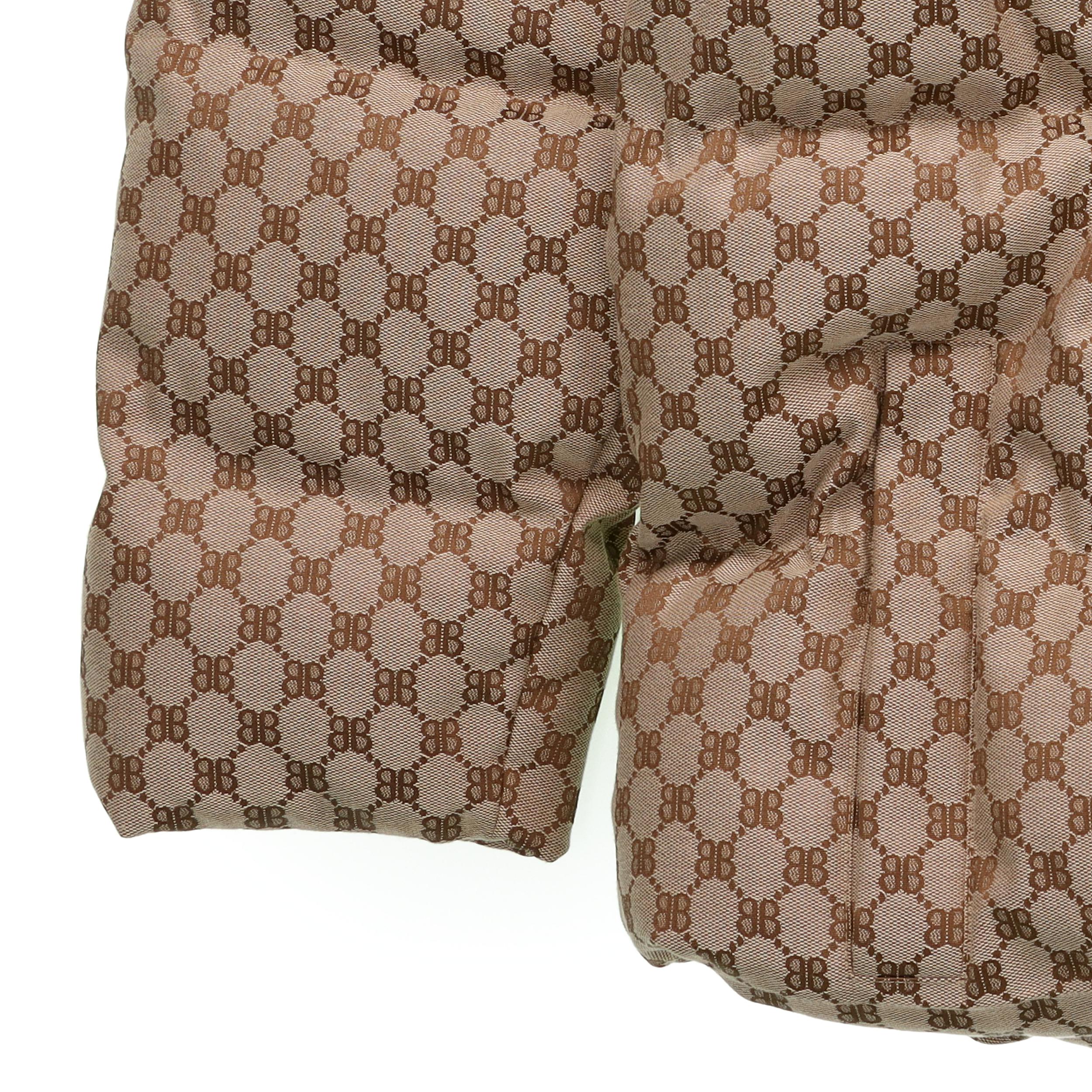 Sizing Balenciaga x Gucci Hacker Series BB Monogram Jaket Puff Unisex Beige Mantel Musim Dingin 681883TLO539585