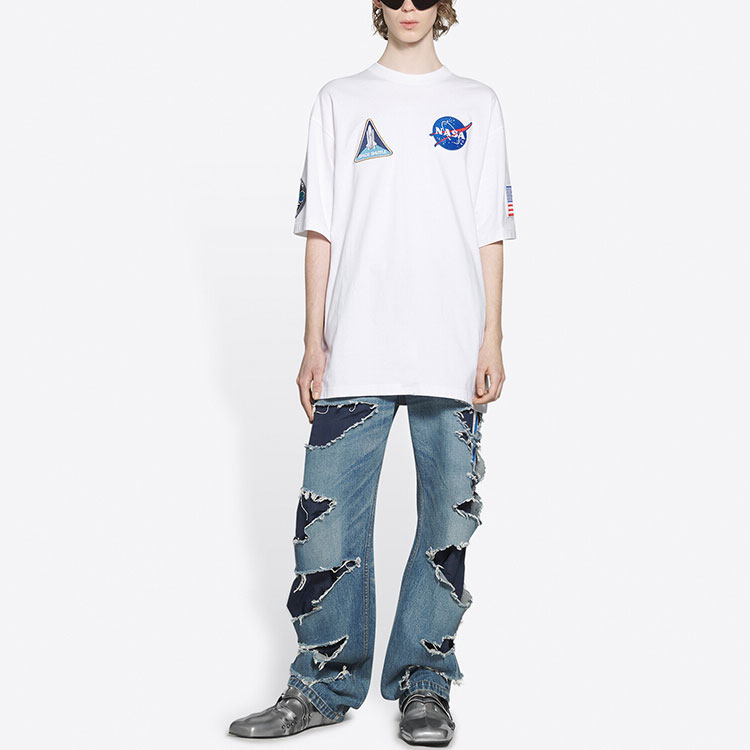 Shop Balenciaga x NASA Logo Cetakan Baju T Putih Regular Fit. 651795TKVD79040