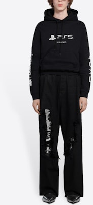 Sudadera Unisex Negra Balenciaga x PlayStation con Logo Estampado. 657034TKVF41070 Details for Sudadera Unisex Negra Balenciaga x PlayStation con Logo Estampado. 657034TKVF41070