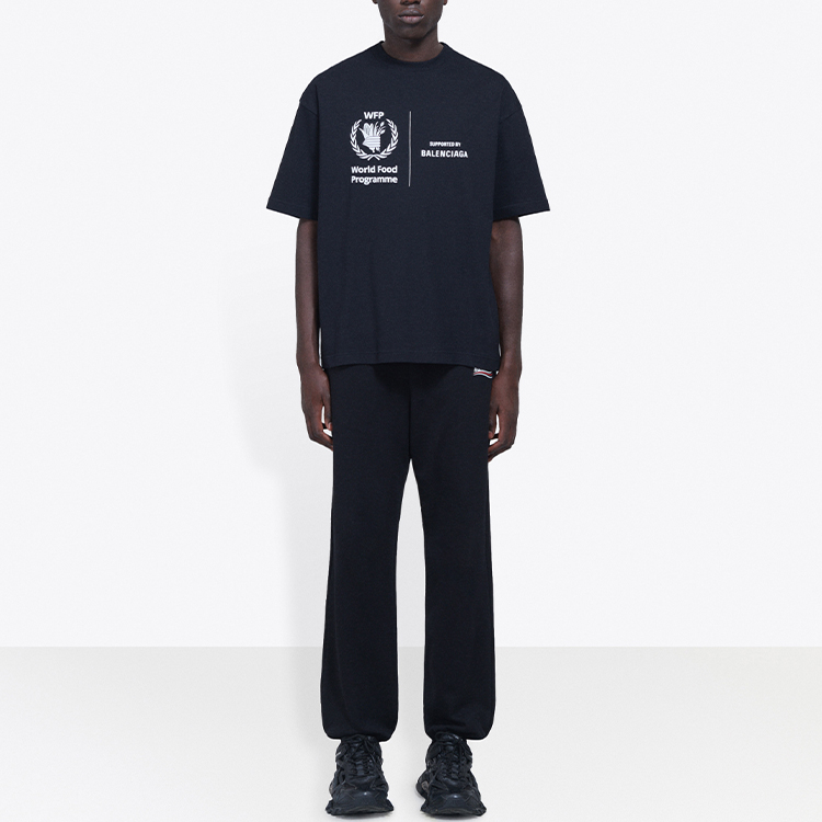 Shop Camiseta Negra Balenciaga x WFP Colaboración Logo Crewneck 612966THV841000