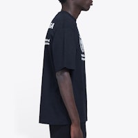 발렌시아가 x WFP 협업 로고 크루넥 티 블랙 612966THV841000 Sizing 발렌시아가 x WFP 협업 로고 크루넥 티 블랙 612966THV841000