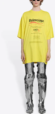 Camiseta Balenciaga Amarilla Oversize con Estampado de Logo. 651795TKVF87175 Sizing Camiseta Balenciaga Amarilla Oversize con Estampado de Logo. 651795TKVF87175
