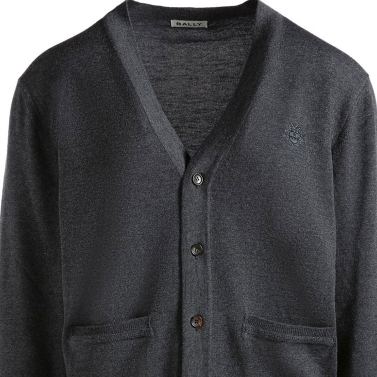 Shop 발리 그레이 V넥 니트 가디건 로고 자수. MKN04QWO046