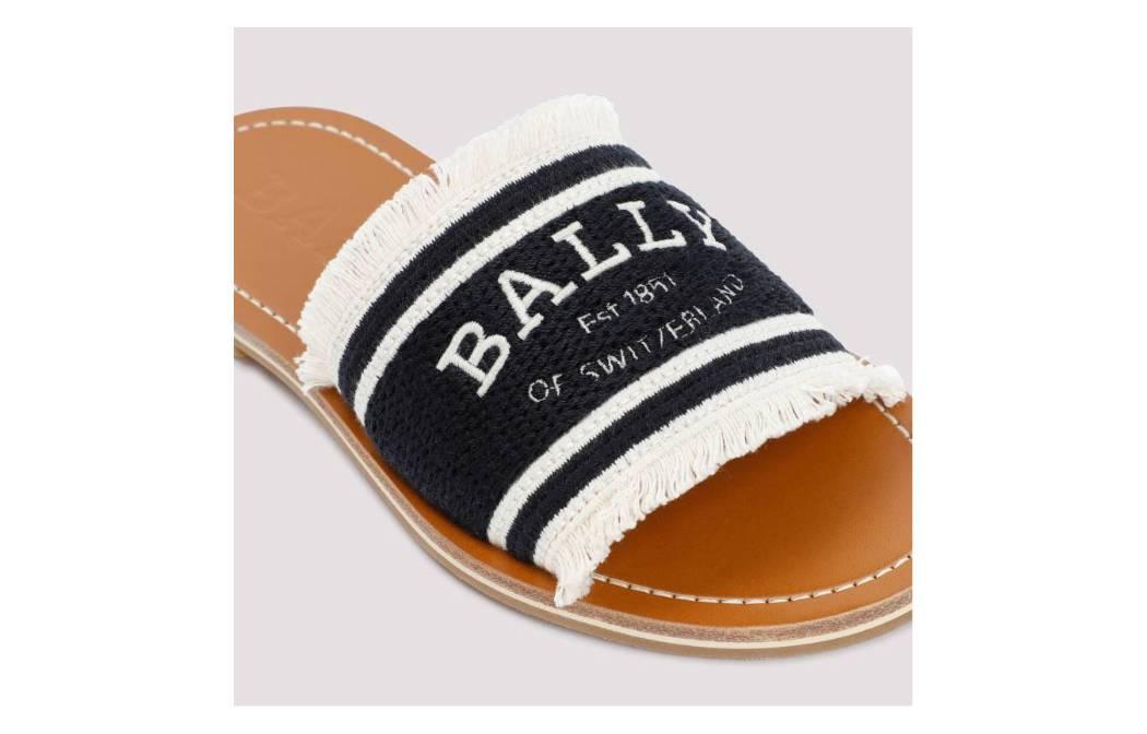 Lookbook バリー Bianka フラットサンダル (黒) WF101HTE034I901