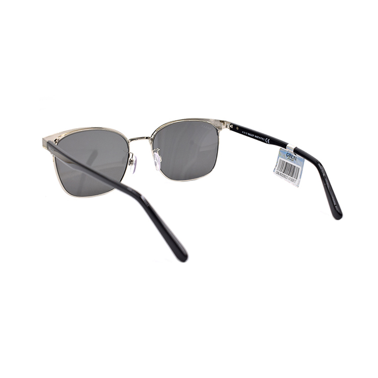 Shop BALLY グローリーエディション BY0065-D ホリデートラベルサングラス - ブラックシルバー BY0065-D 05C