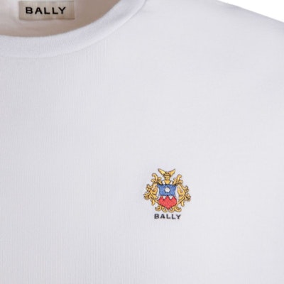 BALLY SS24 Kaos Putih Crewneck dengan Bordir Logo. MJE06LCO318 Shop BALLY SS24 Kaos Putih Crewneck dengan Bordir Logo. MJE06LCO318