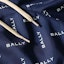 Shop BALLY SS24 Celana Pendek Pantai Pria Navy Blue dengan Logo dan Potongan Lurus. 6307041U563