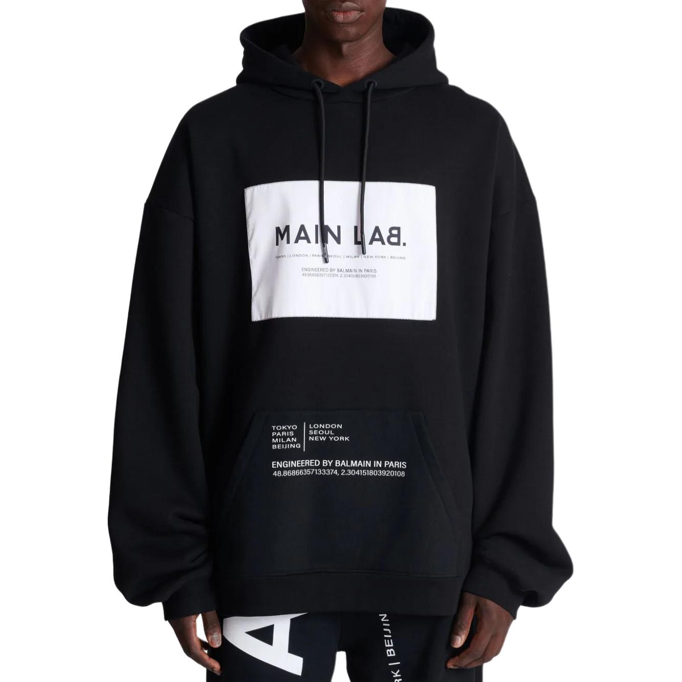 Lookbook 巴尔曼 黑色标志贴布宽松版型连帽卫衣套头衫 CH6JT210-ME52-EAB