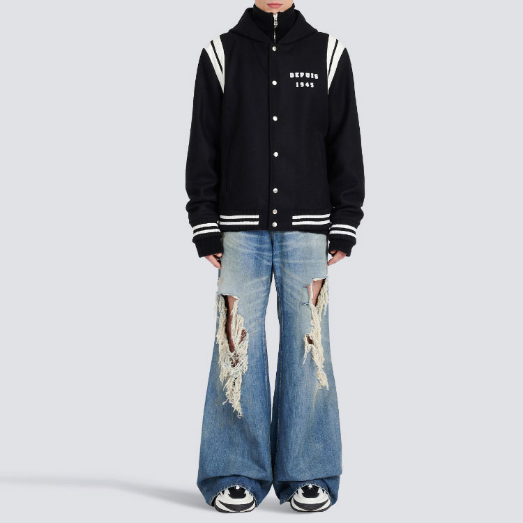 Lookbook 발망 블랙 스트라이프 디테일 후드 싱글 브레스티드 자켓. YH1TF215WB460PA