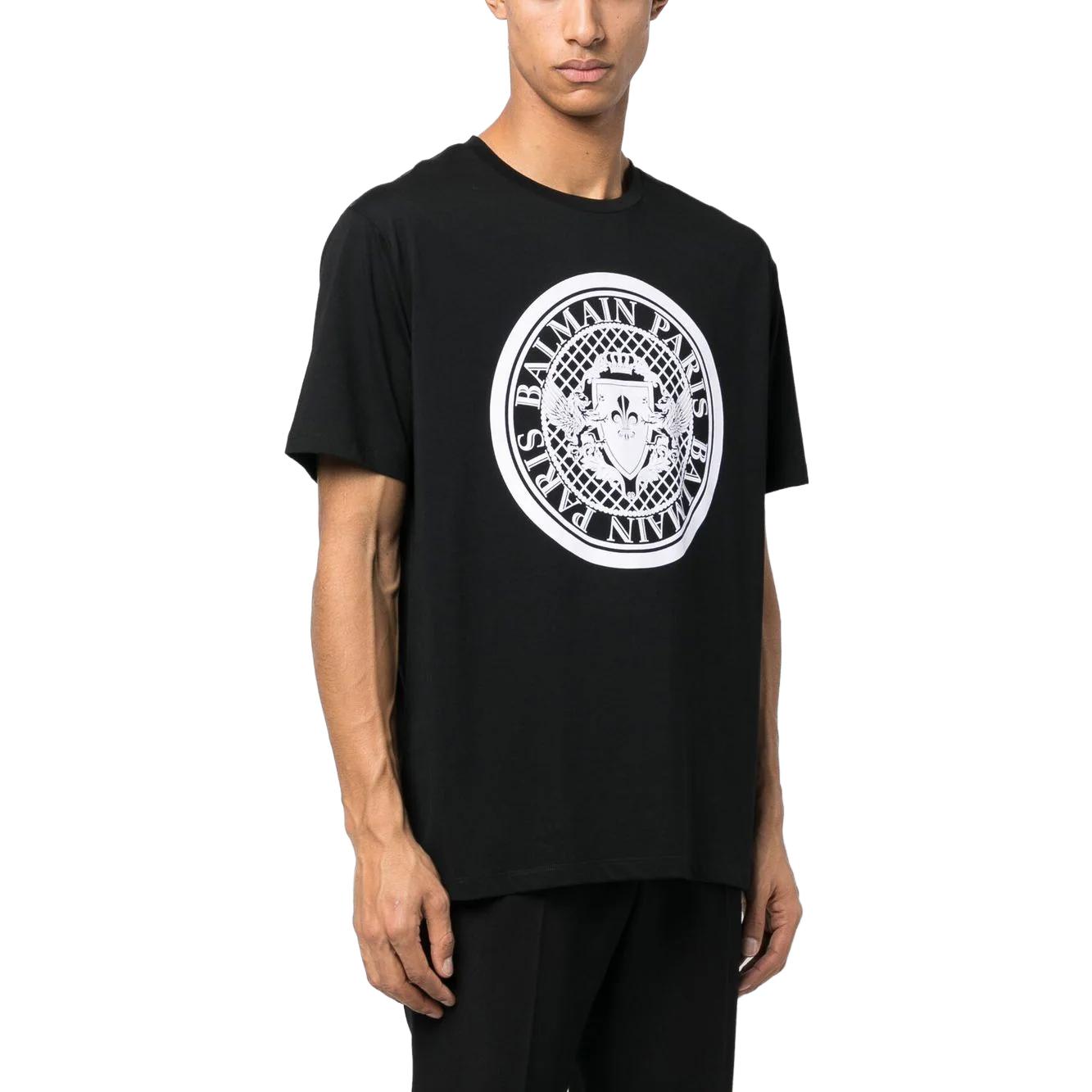 Shop BALMAIN 圖案印花黑色短袖圓領T恤 VH1EF010-B030-0PA