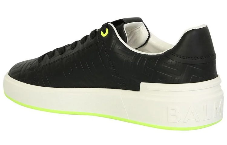 Lookbook 巴尔曼 B-Court 黑色浮雕字母版 YM1VI288LPMCEAB