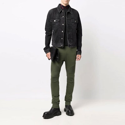 발망 FW21 디스트레스드 데님 자켓 남성 블랙 WH0TC015-013D-0PA Lookbook 발망 FW21 디스트레스드 데님 자켓 남성 블랙 WH0TC015-013D-0PA