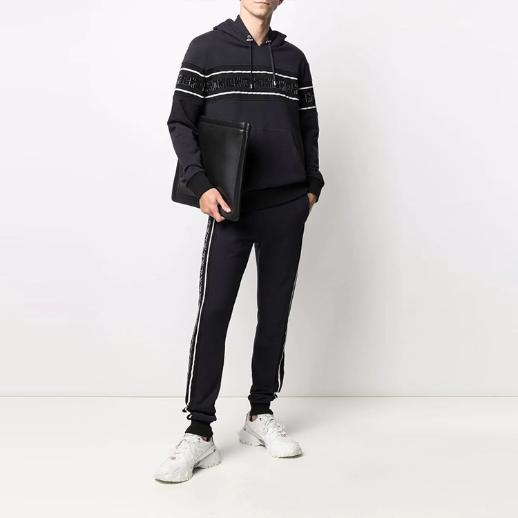 Lookbook BALMAIN FW21 Knit Joggers with Side Logo Patch Black. WH1OB021-273J-SDO