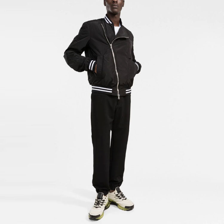 Lookbook 巴尔曼 FW21 黑色徽标印花飞行夹克 XH1TF086XB27-EAB