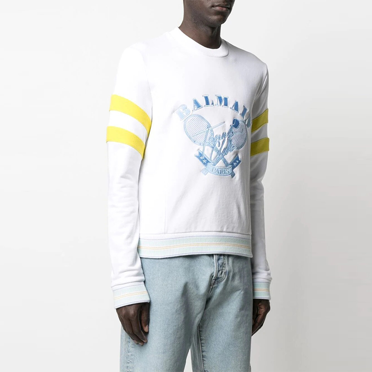Shop BALMAIN FW21 白色刺繡標誌長袖運動衫 WH1JQ055-275J-GFQ