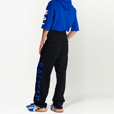 BALMAIN FW22 Seluar Track Knit Hitam Logo Cetak dengan Tali Serut AH1OB211BB15 Shop BALMAIN FW22 Seluar Track Knit Hitam Logo Cetak dengan Tali Serut AH1OB211BB15