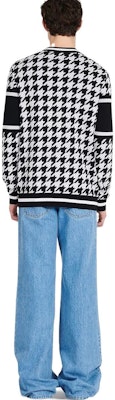 BALMAIN FW22 黑色標誌千鳥格羊毛針織毛衣 YH1KD000KC08-GAB Shop BALMAIN FW22 黑色標誌千鳥格羊毛針織毛衣 YH1KD000KC08-GAB