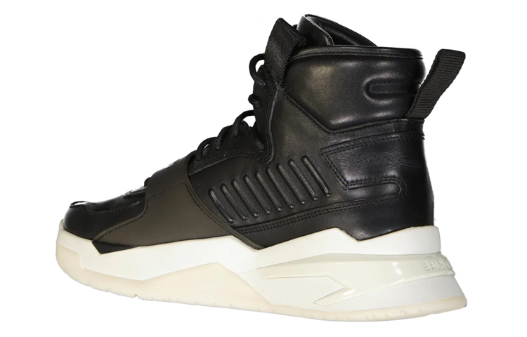 Shop BALMAIN巴爾曼 皮革 徽章 高筒 運動休閒鞋 男款 黑色