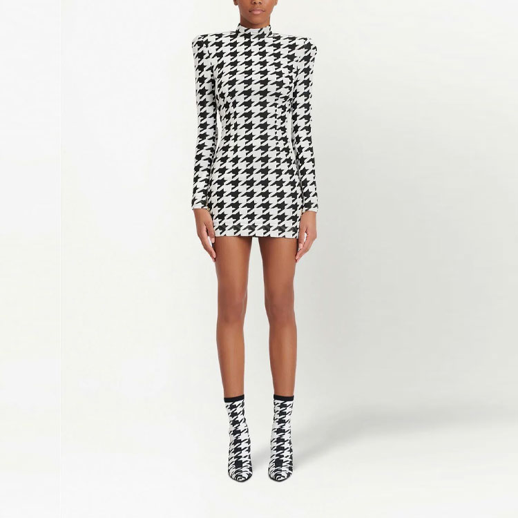 Shop BALMAIN 千鳥格紋修身長袖連衣裙 黑色 SS22 YF1R8162JD45EAB