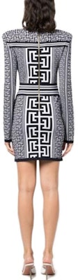 Balmain Gaun Mini Leher Tinggi Slim Fit Lengan Panjang Corak Huruf Pelbagai Warna BF1R8018-KE98-GGD Shop Balmain Gaun Mini Leher Tinggi Slim Fit Lengan Panjang Corak Huruf Pelbagai Warna BF1R8018-KE98-GGD
