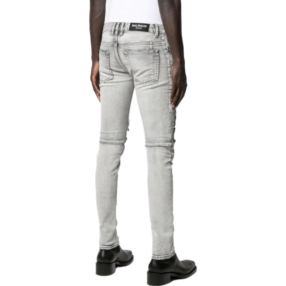 Purchase BALMAIN SS22 Jeans Denim Kelabu dengan Logo Patch. WH1MG010147D9FK