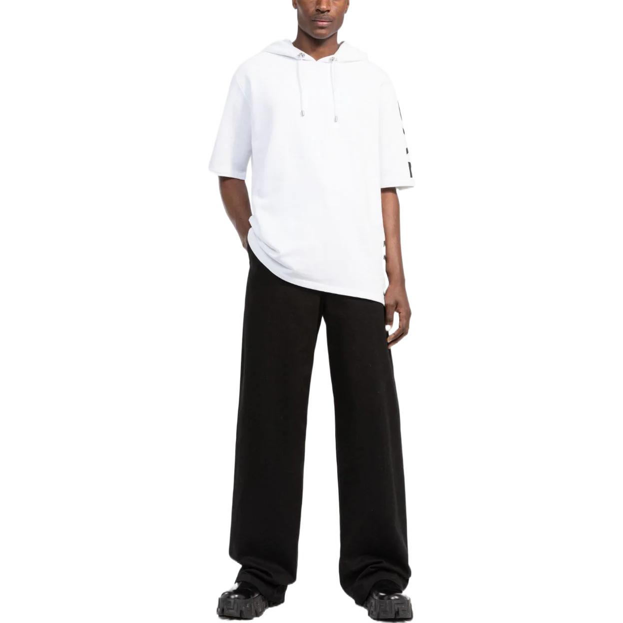 Lookbook 巴尔曼 SS22 白色卫衣搭配纯色标志印花 YH1JL000BB15GAB