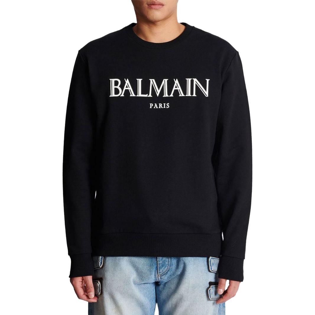 Lookbook BALMAIN SS23 Sweatshirt Hitam Crewneck dengan Cetak Logo. AH0JS001BC27-EAB
