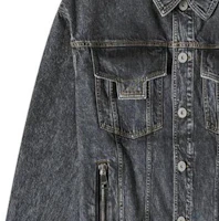 Sizing BALMAIN SS23 Jaket Denim Hitam dengan Banyak Kantong dan Desain Berkerah. AH1TC221DD10-0PC
