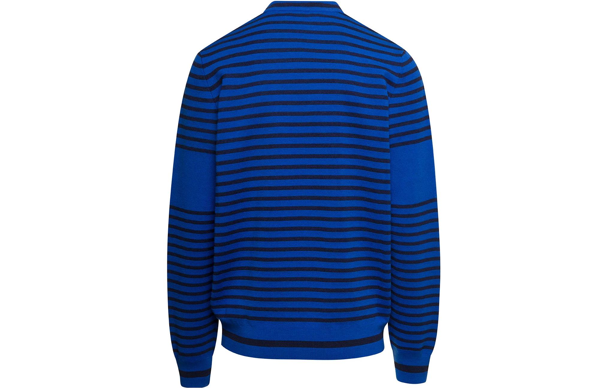 Lookbook 발망 SS23 블루 로고 스트라이프 니트 풀오버 스웨터. AH1KD000KD93-SHF