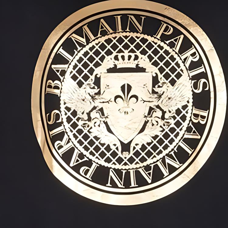 Sizing BALMAIN SS23 Baju T-Shirt Leher Bulat Cetakan Grafik Hitam AH1EG000BC05-EAD