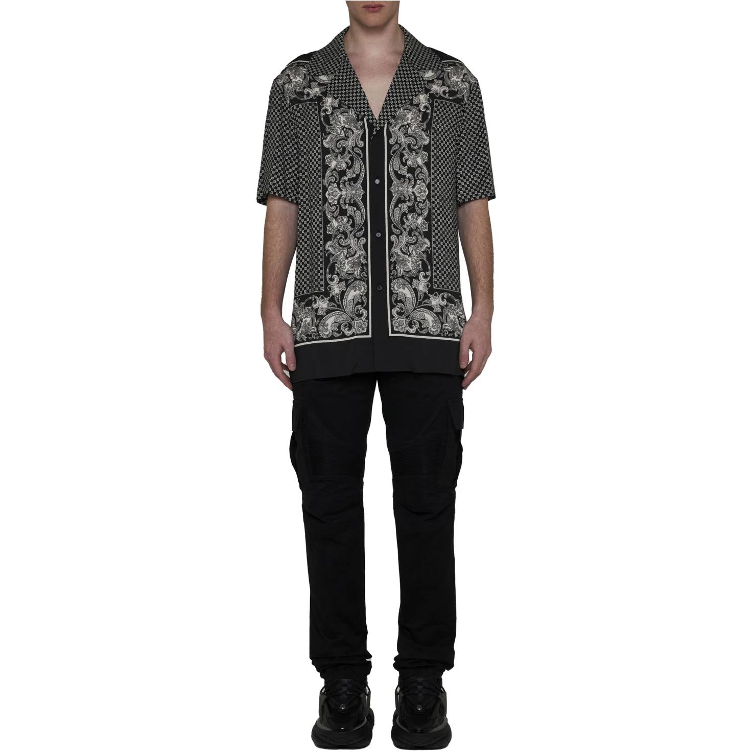 Lookbook 巴尔曼SS24黑色长款休闲裤配拉链闭合设计。 CH1MH017-CD96-0PA