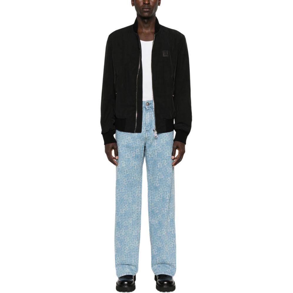 Lookbook BALMAIN SS24 Jeans Biru Muda Mid-Rise Straight-Leg dengan Logo Patch. DH1MI040-DE85