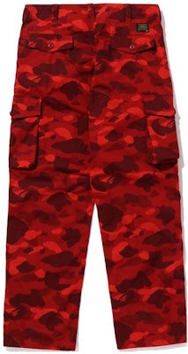 BAPE 迷彩印花中腰直筒工裝褲。 1J80-152-015 Sizing BAPE 迷彩印花中腰直筒工裝褲。 1J80-152-015