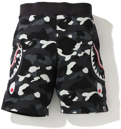 bape-city-camo-shark-print-shorts-1-g80-153-010