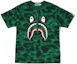 Shop Bape A BATHING APE 彩色迷彩鯊魚圖案圓領短袖T恤 男款 1I30-109-022