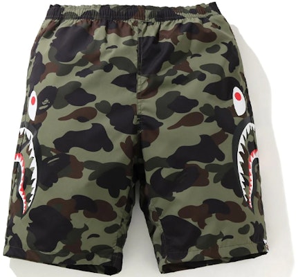 Bape A BATHING APE 鯊魚迷彩休閒沙灘短褲 1st Camo Print. 1H30-153-012 Lookbook Bape A BATHING APE 鯊魚迷彩休閒沙灘短褲 1st Camo Print. 1H30-153-012