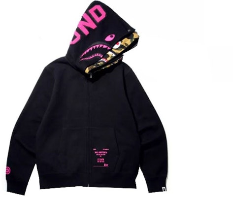 Bape A BATHING APE 鯊魚迷彩拉鍊連帽外套 上海限定 男女款。 TBD-BAPE-15 Lookbook Bape A BATHING APE 鯊魚迷彩拉鍊連帽外套 上海限定 男女款。 TBD-BAPE-15