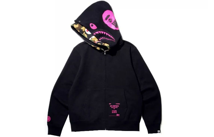 Shop Bape A BATHING APE 鲨鱼迷彩连帽拉链衫 上海限定 男女同款 TBD-BAPE-15