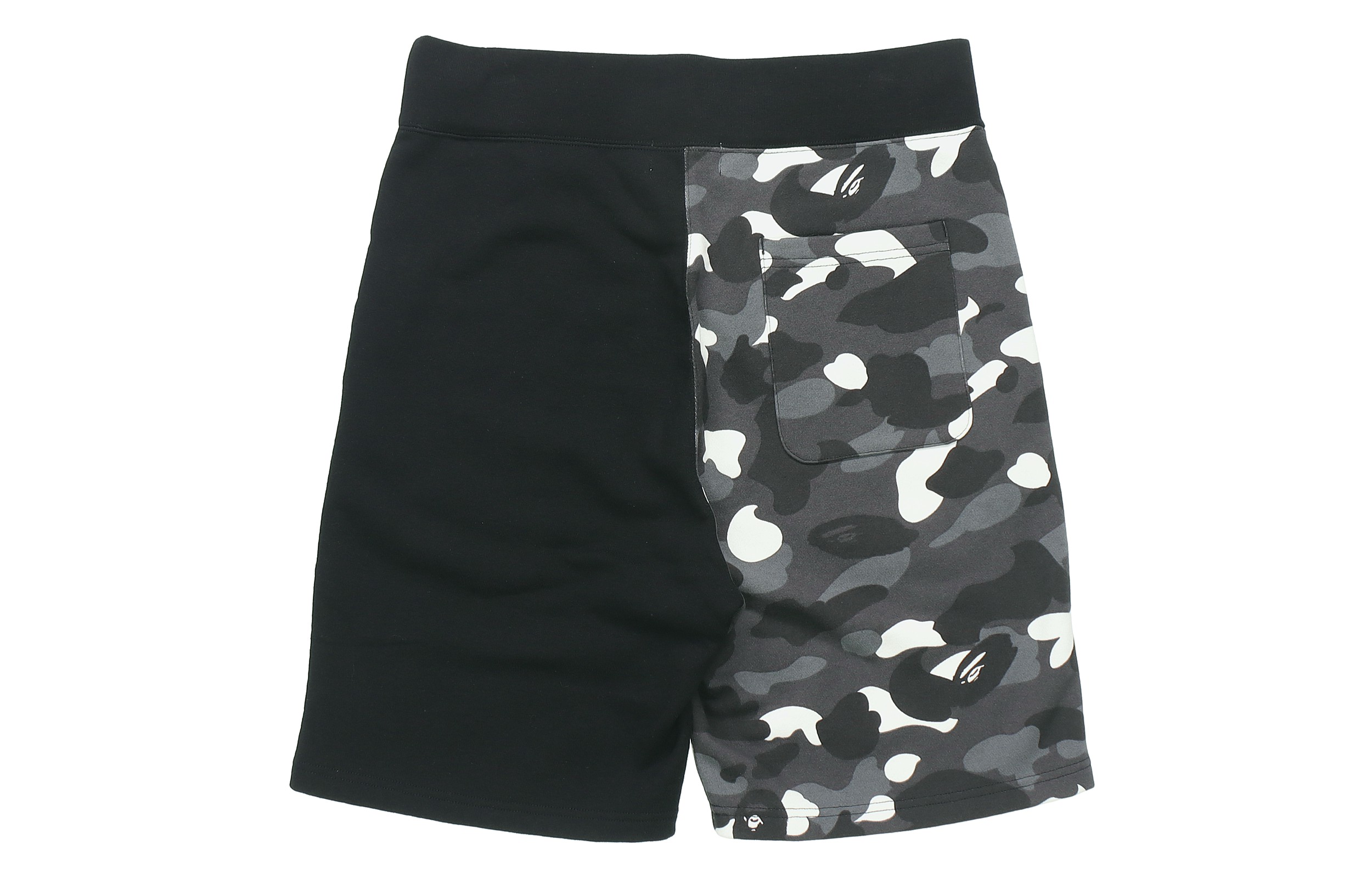 Lookbook Bape A BATHING APE Shark Series Black White Camo Patchwork Shorts Unisex Black. 001SPE301017X