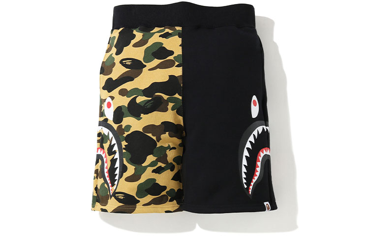 Shop Bape A BATHING APE 鯊魚系列迷彩印花鬆緊短褲 男款 OZXSPM13008XE