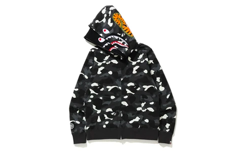 Lookbook Bape A BATHING APE 鲨鱼系列城市迷彩双帽连帽衫男女通用款。 1G80-115-023