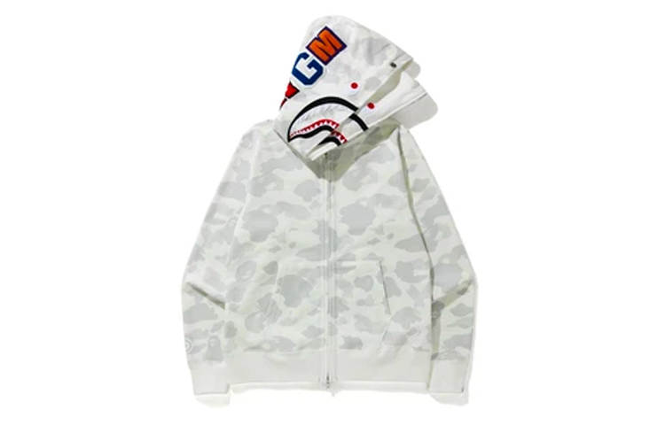 Shop Bape A BATHING APE 鲨鱼系列城市迷彩双帽连帽衫男女通用款。 1G80-115-023