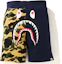 Shop Bape A BATHING APE 鯊魚系列拼接休閒短褲 男款 1H20-153-007