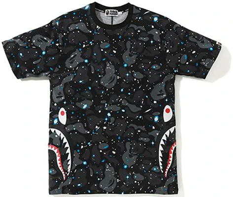 Bape A BATHING APE 鲨鱼太空夜光迷彩短袖T恤 男女同款。 1F30-109-004 Order Bape A BATHING APE 鲨鱼太空夜光迷彩短袖T恤 男女同款。 1F30-109-004