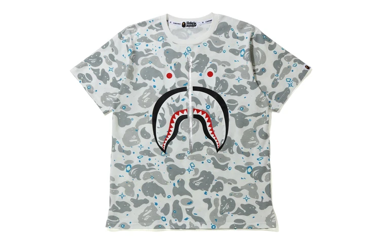 Shop Bape A BATHING APE SS20 太空迷彩鯊魚T恤 男女款 - 鯊魚T-Shirt 1G30-109-006