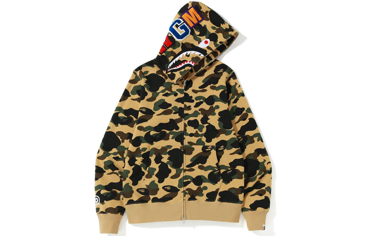 Shop Bape A BATHING APE SS22 迷彩鯊魚連帽外套 迷彩鯊魚頭拉鍊帽衫 1I20-115-004