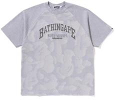 Shop Bape A BATHING APE SS24 字母迷彩圖案插肩短袖T恤 男款。 0ZXTEM109313M