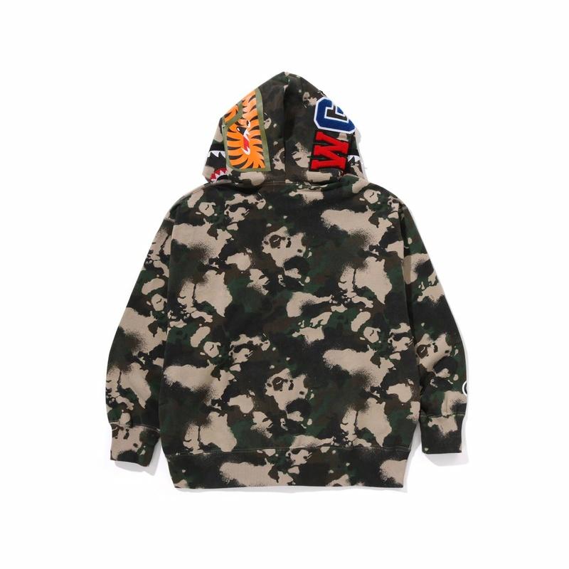 Bape A BATHING APE SS25 Graffiti Camo Shark Hoodie . 0ZXSWM001151O 圖 4