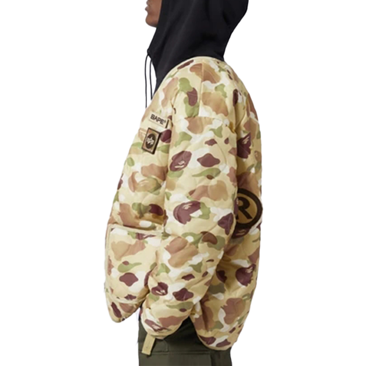 Sizing Bape A BATHING APE x Alpha Industries Jaket Reversible Camo Olive Logo - Lelaki. 1G73-140-904