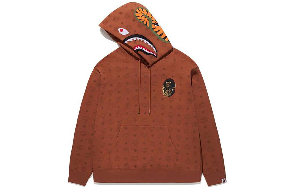 Sizing Sudadera Unisex Bape x MCM SS24 con Logo Ape y Estampado Integral. 0ZXSWM114901M